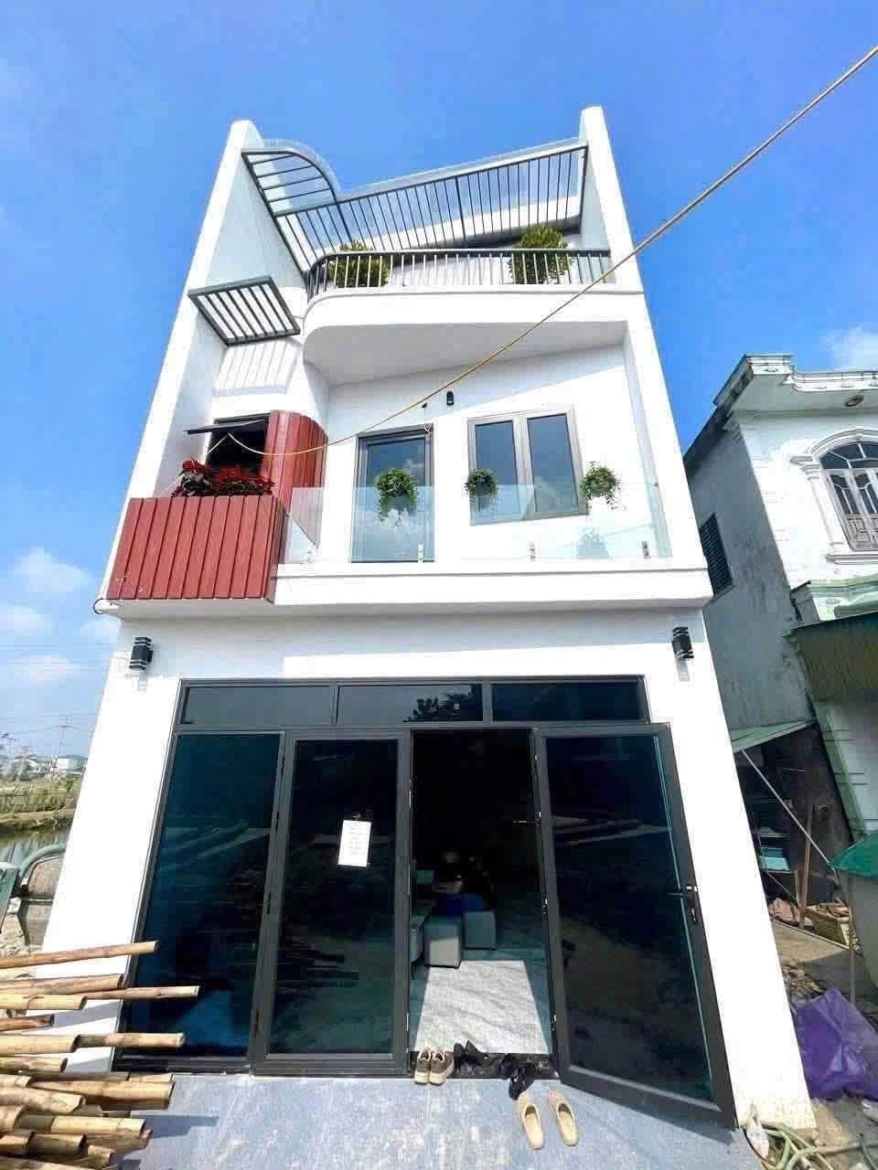 Ảnh 1 của Bán nhà 3 tầng full nội thất tại Đông Vĩnh, gần bệnh viện Y học cổ truyền