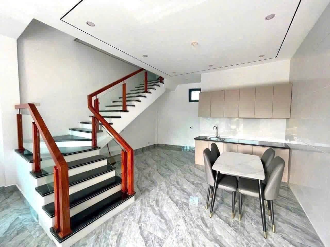 Ảnh 4 của Bán nhà 3 tầng full nội thất tại Đông Vĩnh, gần bệnh viện Y học cổ truyền