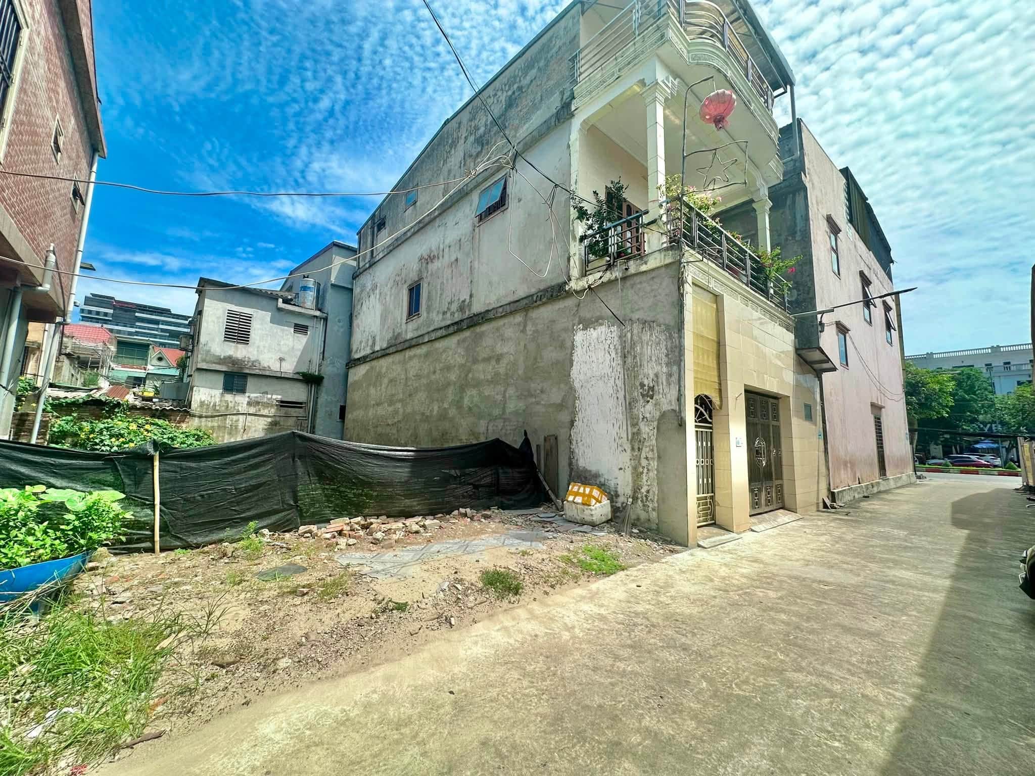 Ảnh 2 của Bán đất mặt đường Hoài Thanh gần ĐH Vinh, diện tích 105m2
