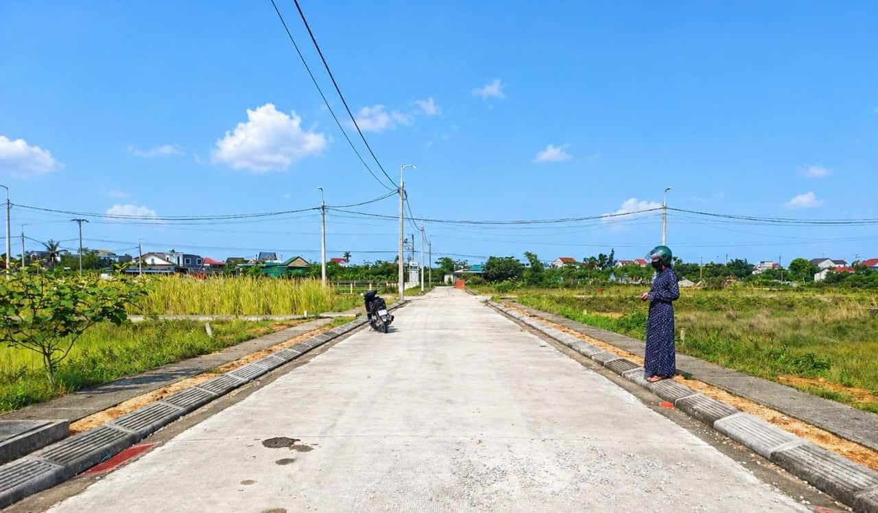 Ảnh 1 của Bán lô đất 180m2 tại Tân Quý, Hộ Độ, đường rộng 10m