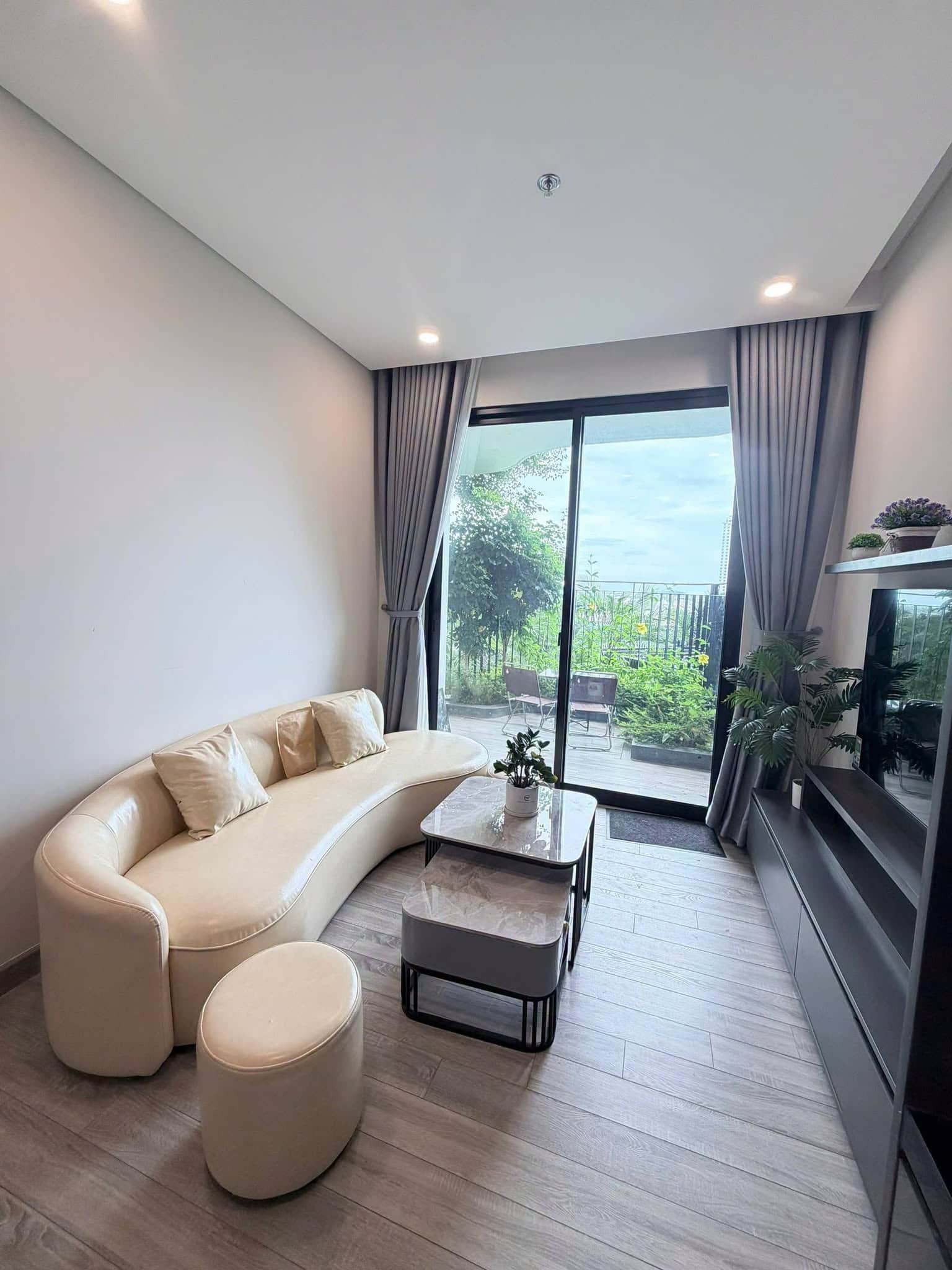 Ảnh 2 của Cho thuê căn hộ Ecopark 31m2, full nội thất, view đẹp
