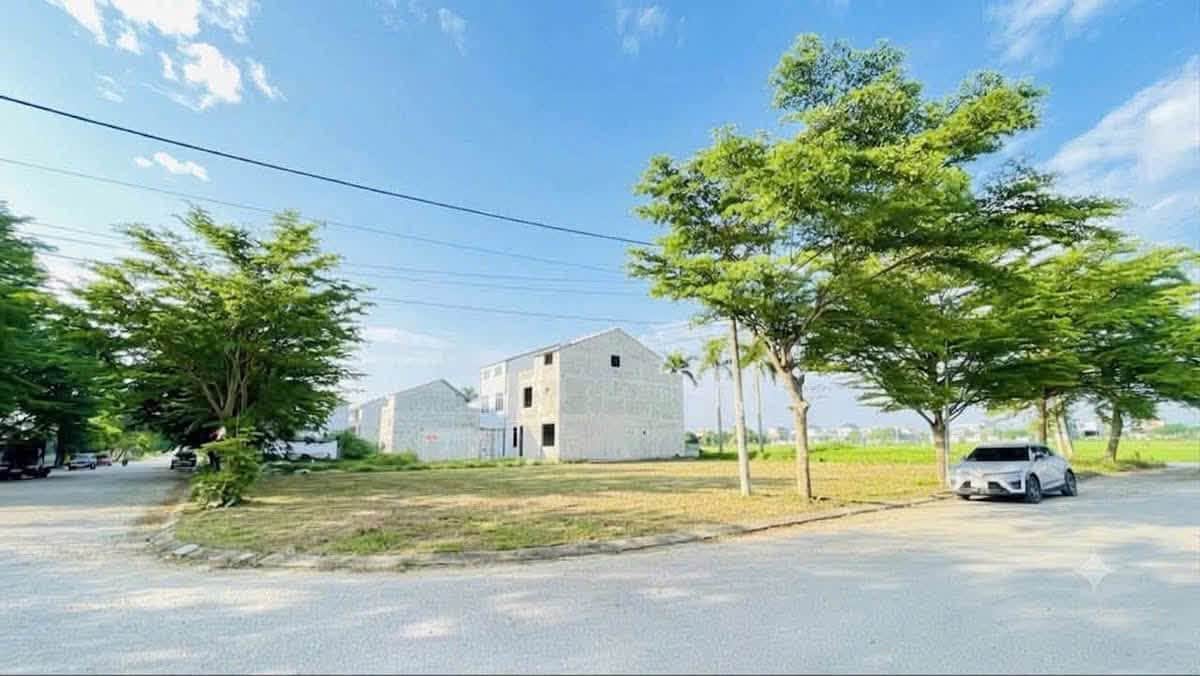 Ảnh 2 của Bán lô góc mặt đường Kim Nguyên 24m, 210m2