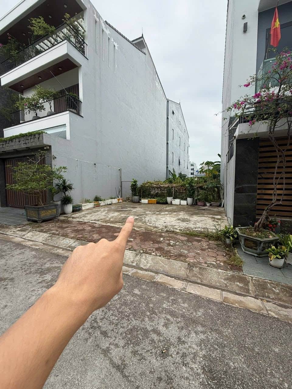 Ảnh 2 của Bán đất ngõ Hoàng Bửu Đôn, phường Quán Bàu, đường 10m, diện tích 126m2