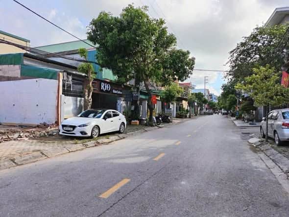 Ảnh 2 của Bán nhà 2 tầng lô góc 2 mặt tiền đường Chu Văn An, Lê Lợi