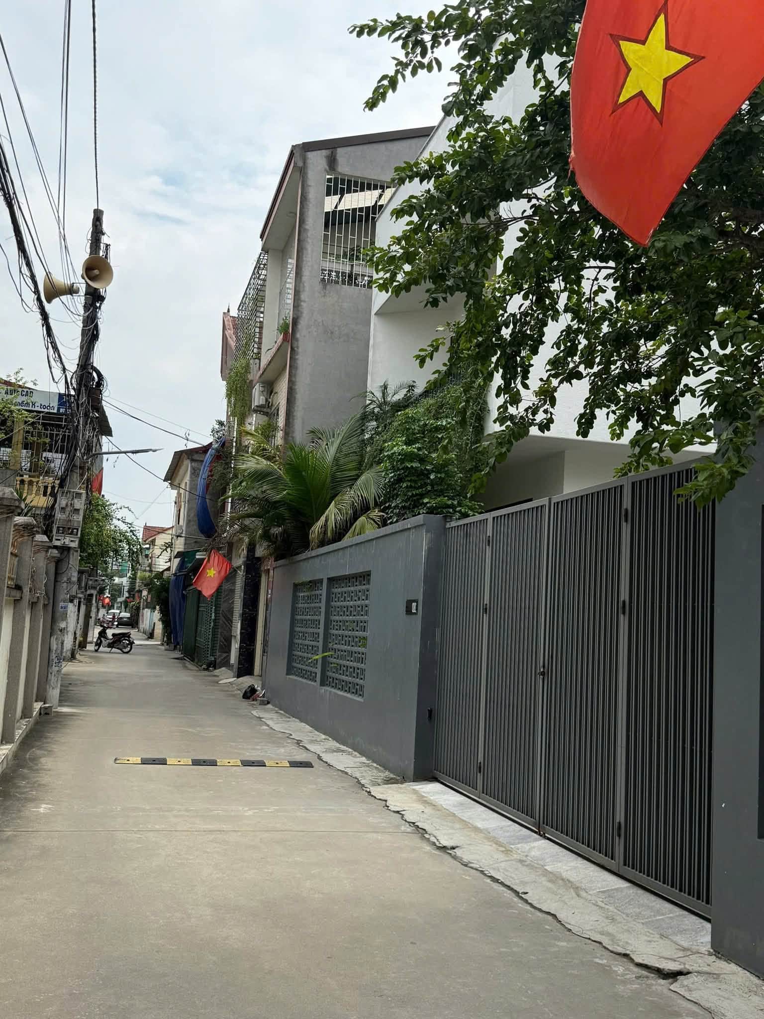 Ảnh 3 của Bán nhà 3 tầng trung tâm Hà Huy Tập, TP Vinh, mặt tiền 5m