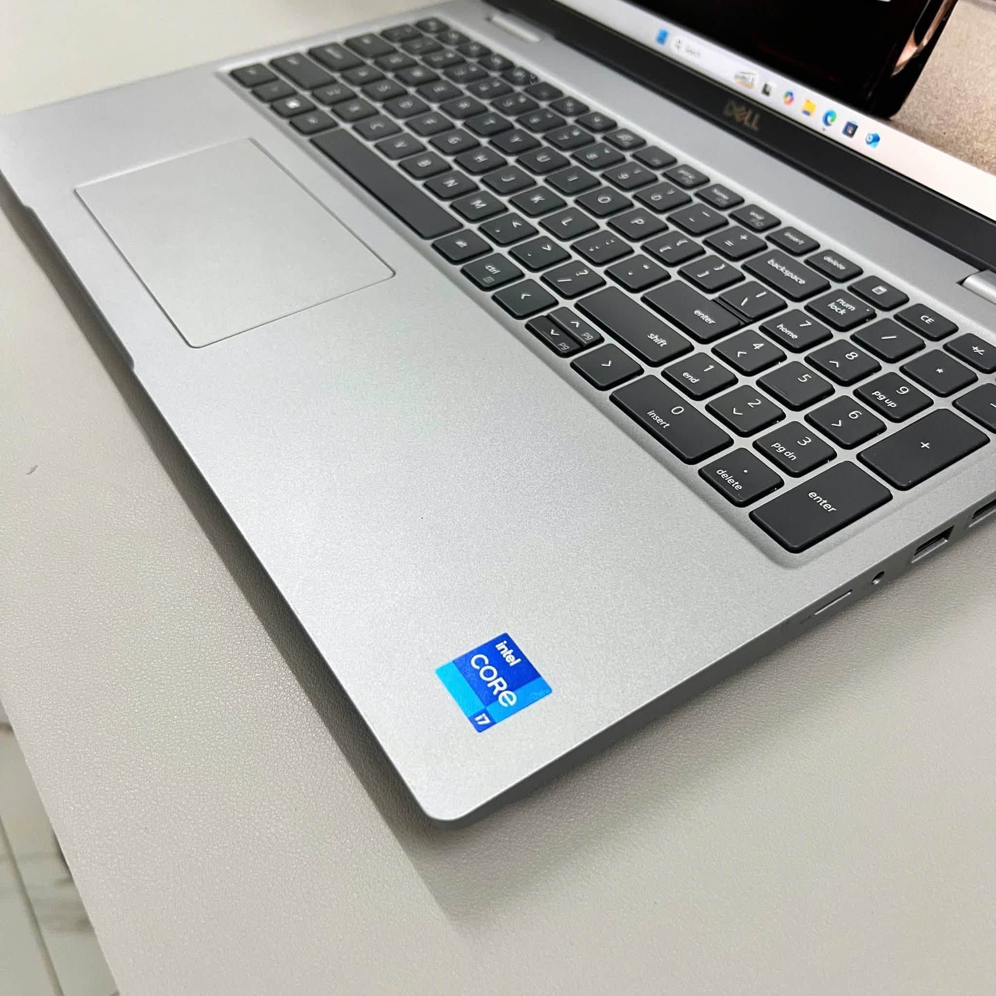 Ảnh 3 của Bán laptop Dell Precision 3561 workstation, i7, RAM 16GB, SSD 256GB