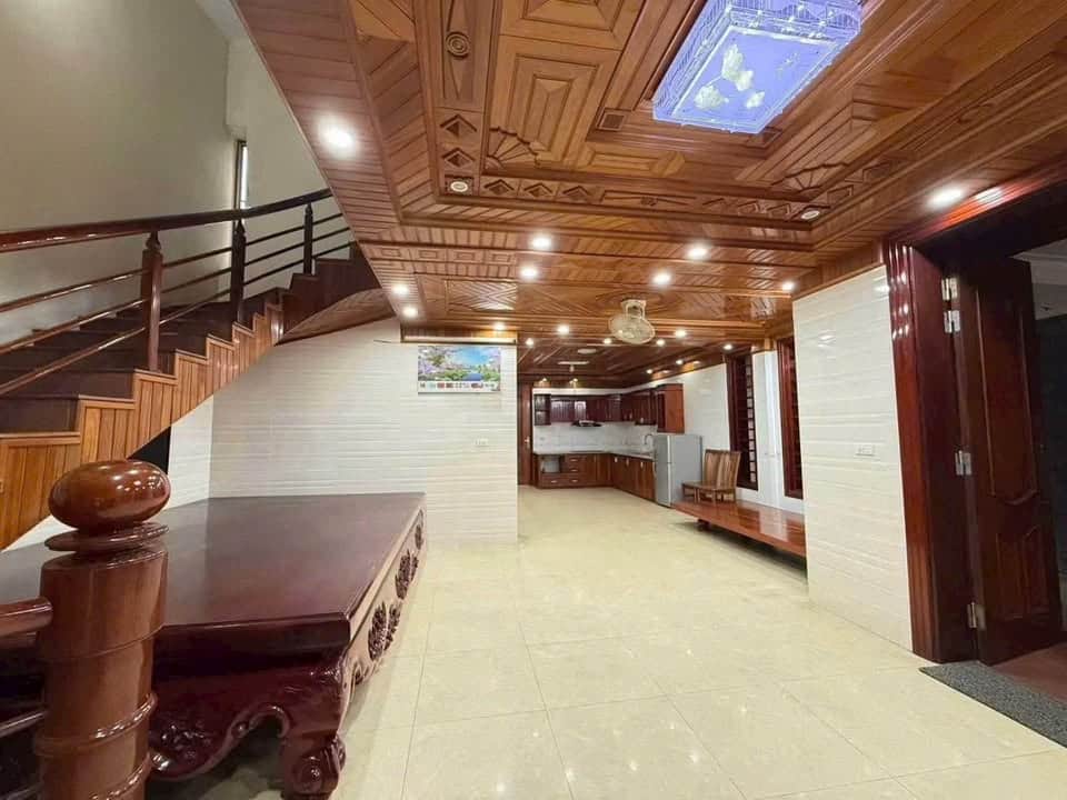 Ảnh 1 của Bán biệt thự tân cổ điển mặt đường Văn Đức Giai, Vinh, 332m2, 5 tầng