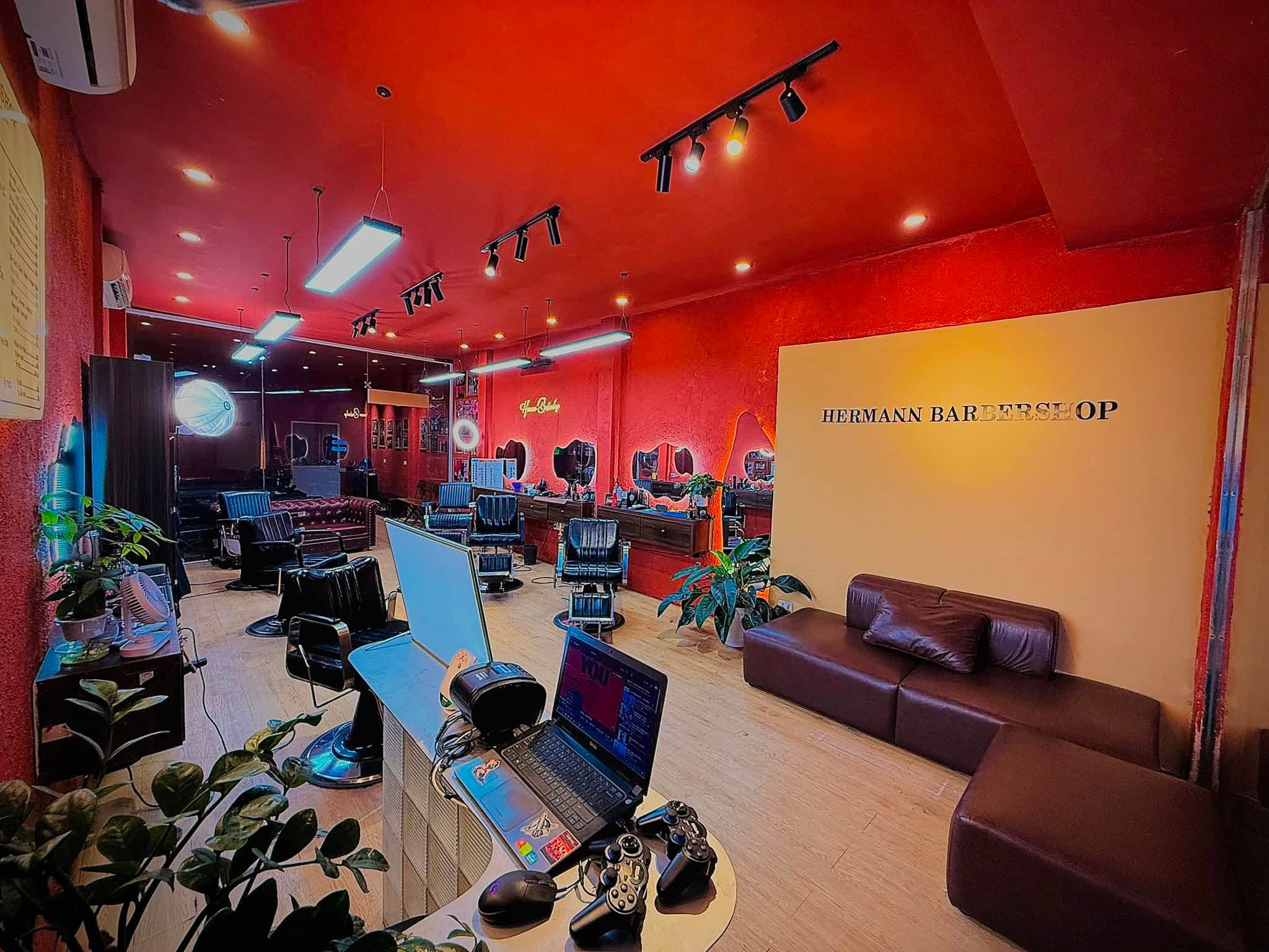 Ảnh 1 của Tuyển Barber tại Hermann Barbershop, Nghệ An