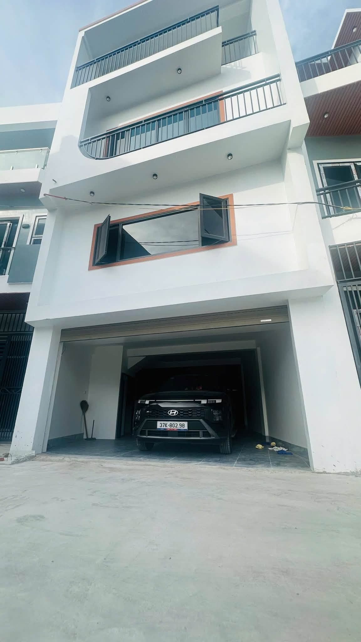 Ảnh 1 của Bán nhà 3 tầng Hưng Lộc, TP Vinh, có gara ô tô, giá 3.x tỷ