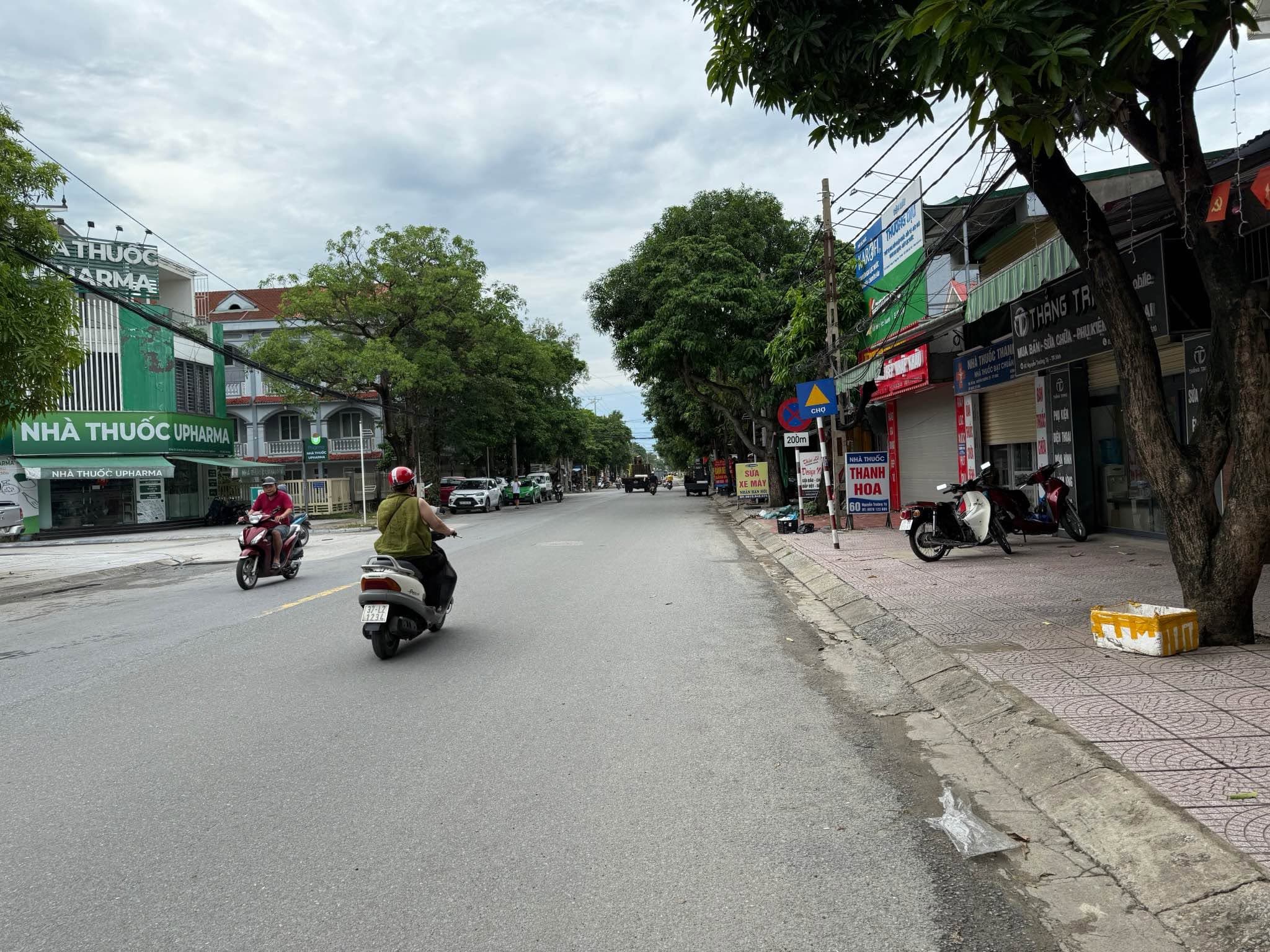 Ảnh 1 của Bán lô góc 330m2 mặt tiền Nguyễn Trường Tộ, Đông Vĩnh, TP Vinh