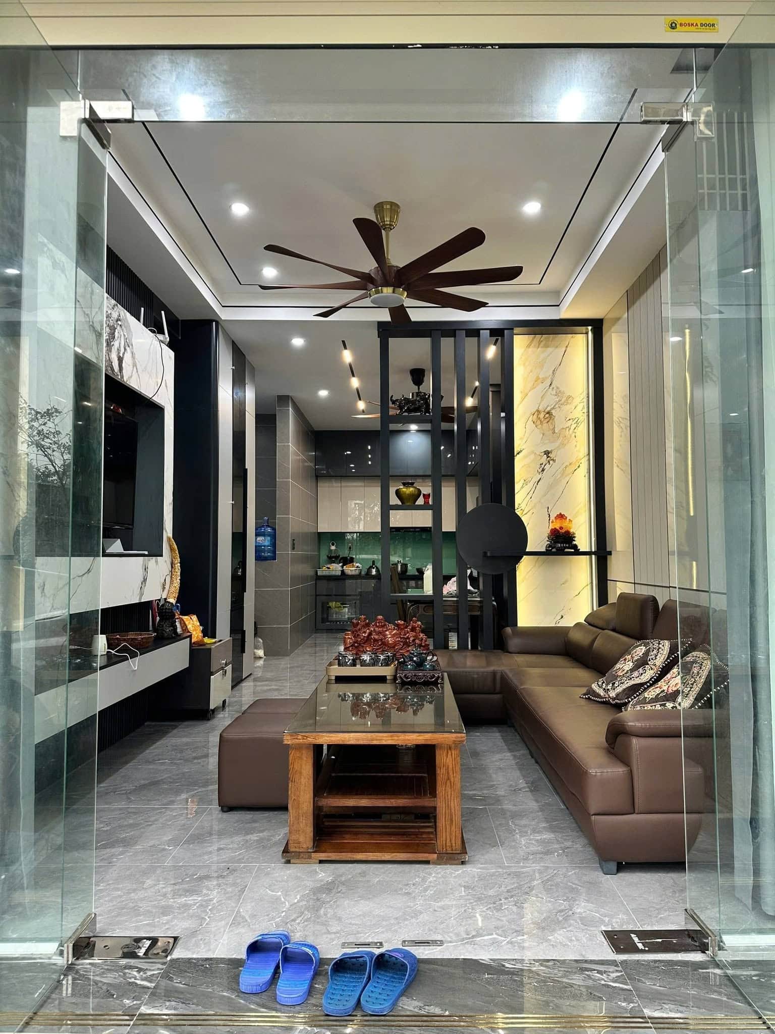 Ảnh 3 của Bán nhà 3 tầng phường Vinh Phú, gần sân bay Vinh
